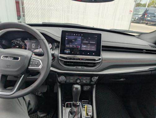 Bright White Clearcoat 2025 Jeep Compass Trailhawk