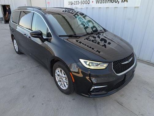 2022 Chrysler Pacifica Touring-L