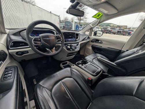 2022 Chrysler Pacifica Touring-L
