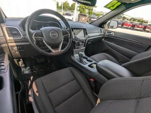 2020 Jeep Grand Cherokee Laredo E
