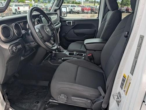 2022 Jeep Gladiator Sport