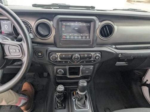 2022 Jeep Gladiator Sport