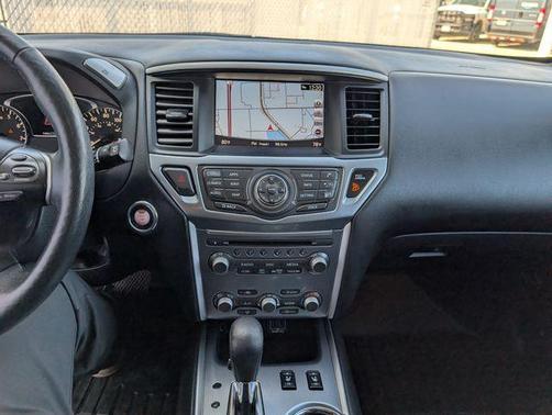 Magnetic Black 2018 Nissan Pathfinder SL