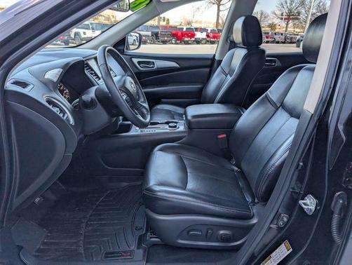 Magnetic Black 2018 Nissan Pathfinder SL
