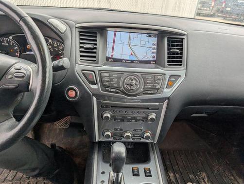 2018 Nissan Pathfinder SL