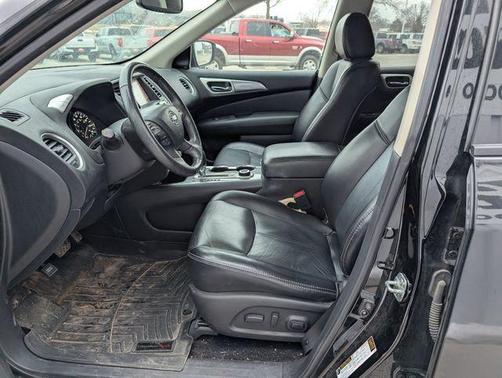 2018 Nissan Pathfinder SL