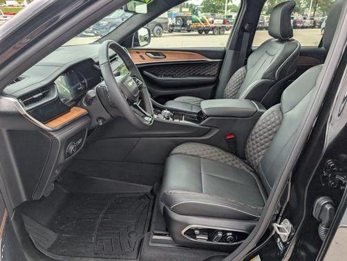 Diamond Black 2026 Jeep Grand Cherokee Summit