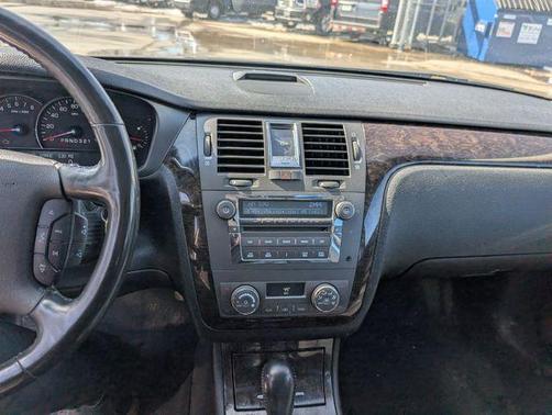 2010 Cadillac DTS Base