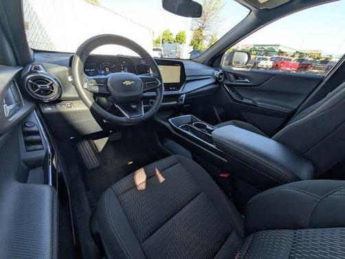 Mosaic Black Metallic 2025 Chevrolet Equinox LT