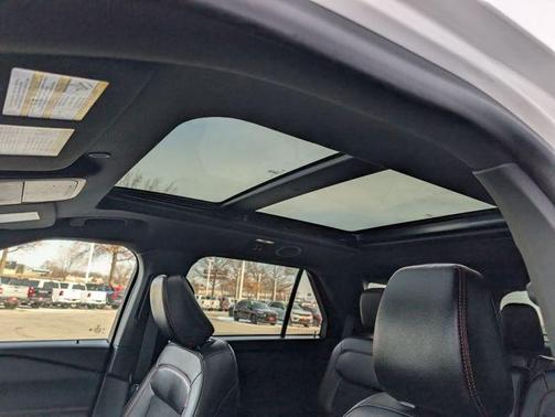 2024 Ford Explorer ST-Line