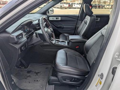 2024 Ford Explorer ST-Line