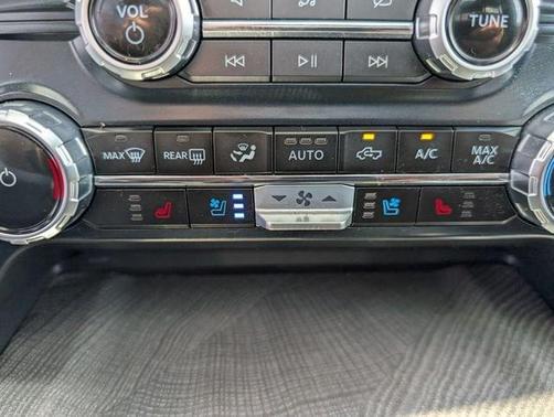 White Metallic 2023 Ford F-150 Platinum