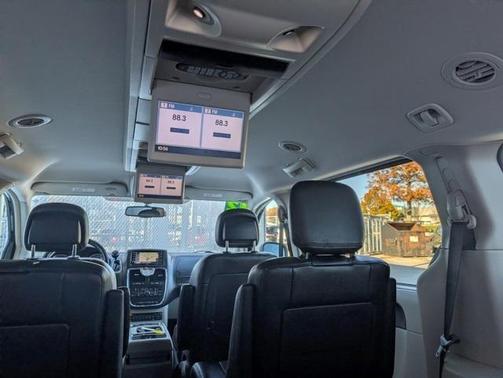 2012 Chrysler Town & Country Touring-L