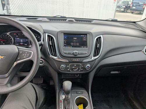 Mosaic Black Metallic 2022 Chevrolet Equinox 2LT