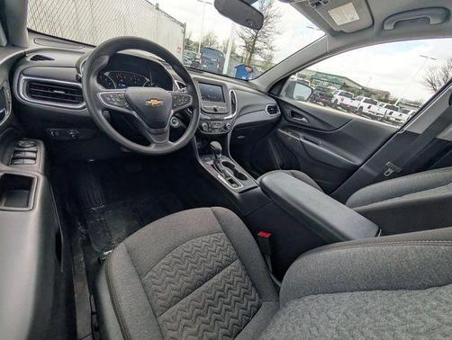Mosaic Black Metallic 2022 Chevrolet Equinox 2LT
