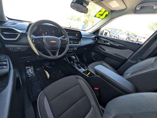 Sterling Gray Metallic 2025 Chevrolet Trailblazer LT