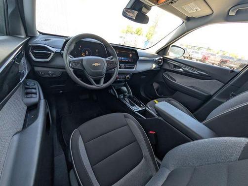 Sterling Gray Metallic 2025 Chevrolet Trailblazer LT
