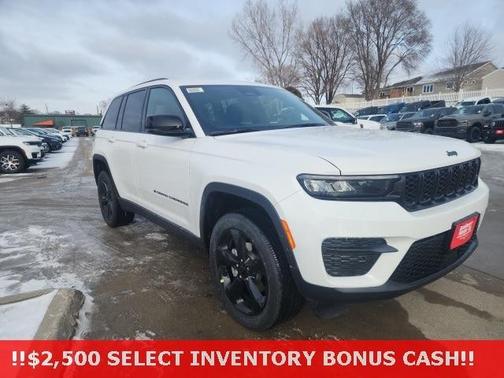 2025 Jeep Grand Cherokee Laredo