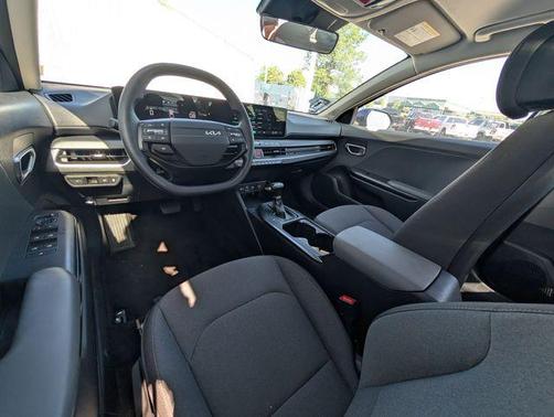Deep Sea Blue 2025 Kia K4
