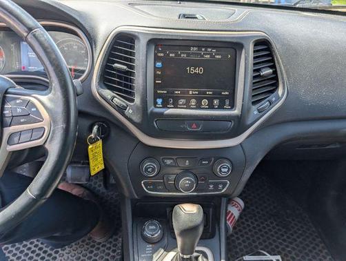 Diamond Black 2017 Jeep Cherokee Latitude