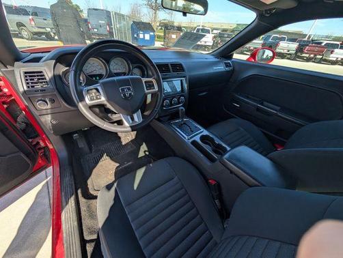 2014 Dodge Challenger SXT