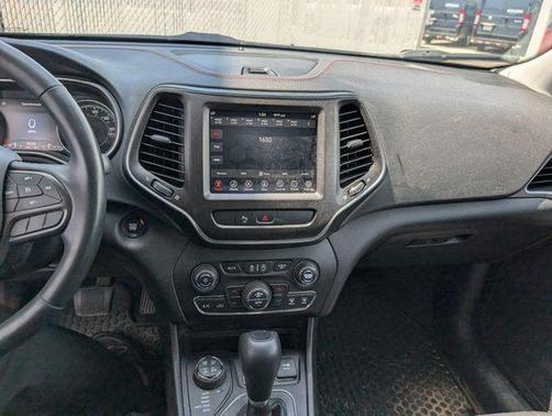 Diamond Black 2019 Jeep Cherokee Trailhawk