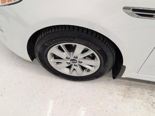 Snow White Pearl 2017 Kia Optima LX