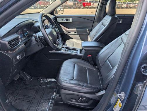 Blue Metallic 2020 Ford Explorer Limited