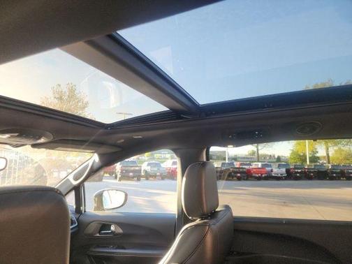 White 2027 Chrysler Pacifica SELECT
