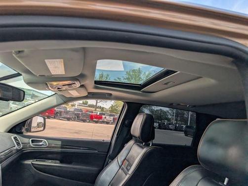 Bronze Star Pearlcoat 2011 Jeep Grand Cherokee Laredo