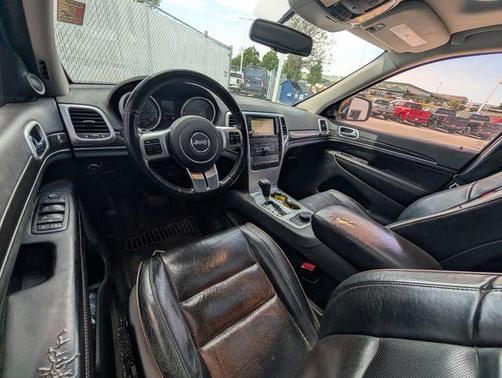 Bronze Star Pearlcoat 2011 Jeep Grand Cherokee Laredo