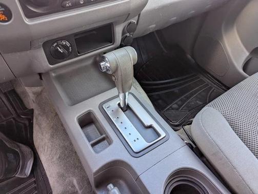 2005 Nissan Frontier SE Crew Cab