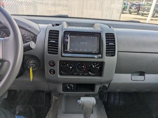 2005 Nissan Frontier SE Crew Cab