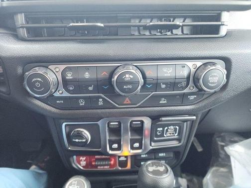 Black Clearcoat 2026 Jeep Wrangler Sport