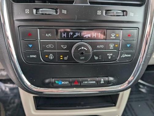 2016 Chrysler Town & Country Touring-L