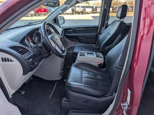 2016 Chrysler Town & Country Touring-L