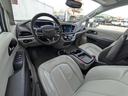 2018 Chrysler Pacifica Touring-L