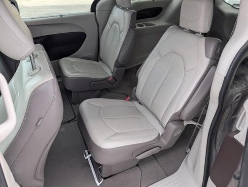 2018 Chrysler Pacifica Touring-L