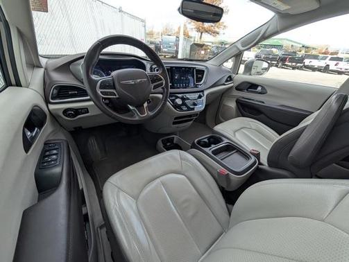 2018 Chrysler Pacifica Touring-L