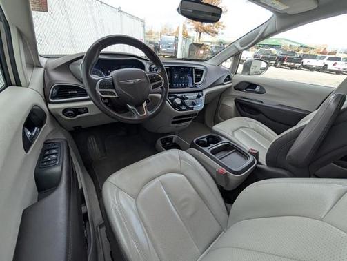 2018 Chrysler Pacifica Touring-L