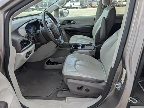 2018 Chrysler Pacifica Touring-L