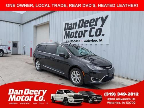 Brilliant Black Crystal Pearlcoat 2018 Chrysler Pacifica Touring-L Plus