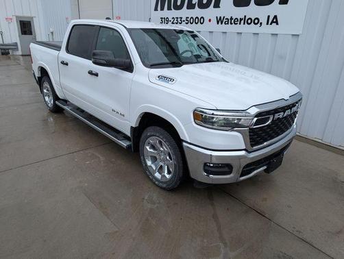 Bright White Clearcoat 2025 RAM 1500 Big Horn/Lone Star