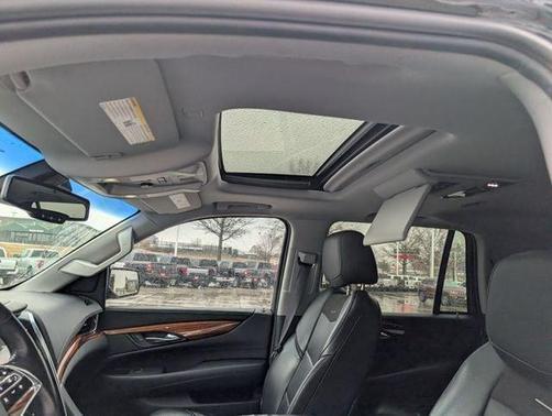 2015 Cadillac Escalade Luxury