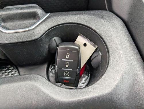 Bright White Clearcoat 2024 RAM 1500 Big Horn/Lone Star