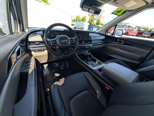 Snow White Pearl 2025 Kia Carnival LXS