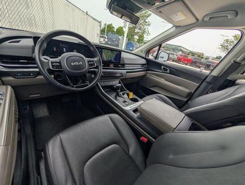 Snow White Pearl 2025 Kia Carnival LXS