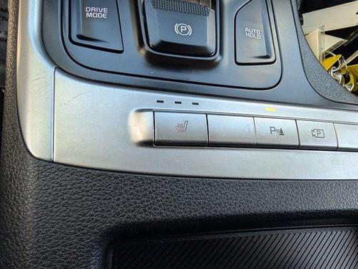 Snow White Pearl 2025 Kia Carnival LXS