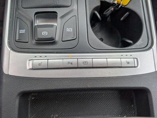 Snow White Pearl 2025 Kia Carnival LXS