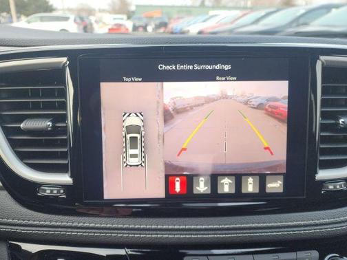 Diamond Black 2026 Chrysler Pacifica Select